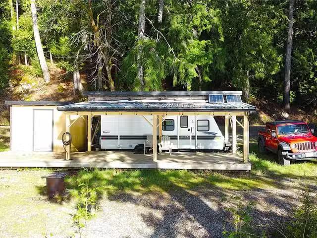 House for sale in Clayoquot, British Columbia