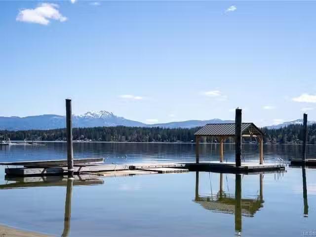 House for sale in Clayoquot, British Columbia