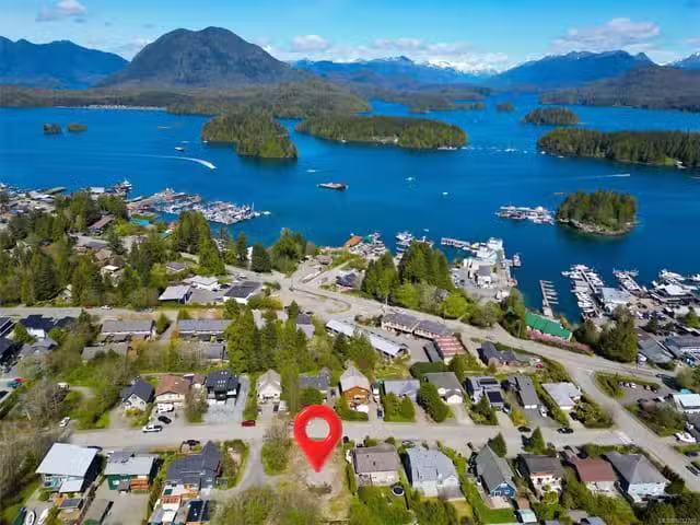 House for sale in Clayoquot, British Columbia