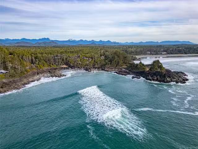 House for sale in Clayoquot, British Columbia