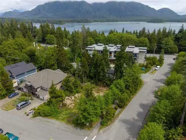 House for sale in Clayoquot, British Columbia