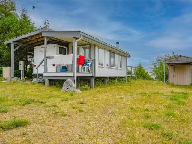 House for sale in Clayoquot, British Columbia