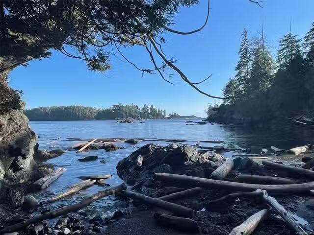 House for sale in Clayoquot, British Columbia