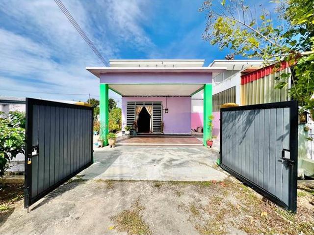 Terraced House for sale in Malaka