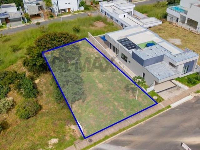 Terreno venda em Condomínio Maxximo Garden, Jardim Botânico