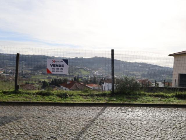 Terreno venda em Felgueiras, Airães