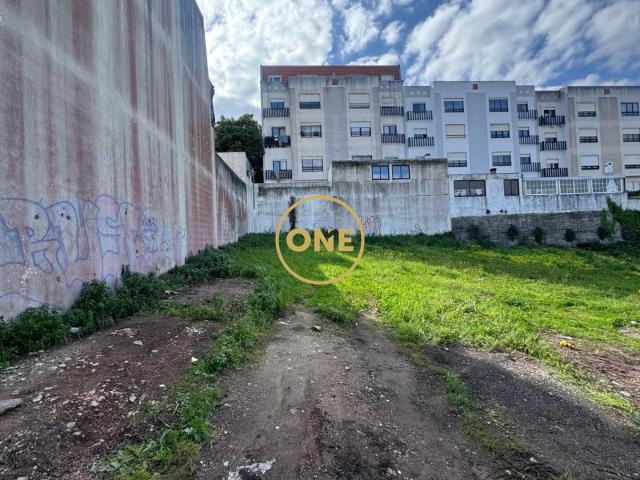 Terreno venda em Moinhos da Funcheira, Amadora