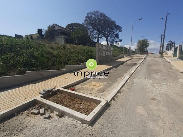 Terreno venda em Funchalinho, Almada