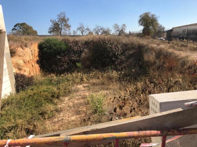 Terreno venda em Mexilhoeira da Carregação, Parchal