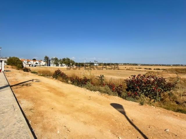 Terreno venda em Lagoa, Faro
