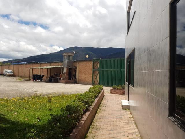 Lote En Arriendo En Bogota En La Academia A242221