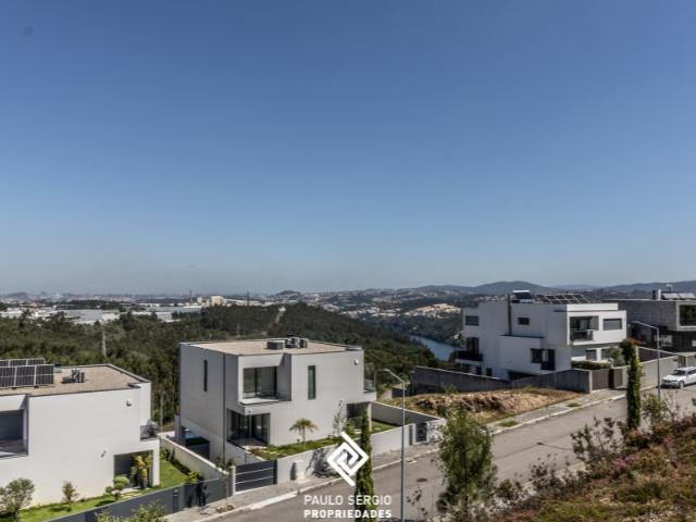 Terreno venda em Vila Nova De Gaia, Porto