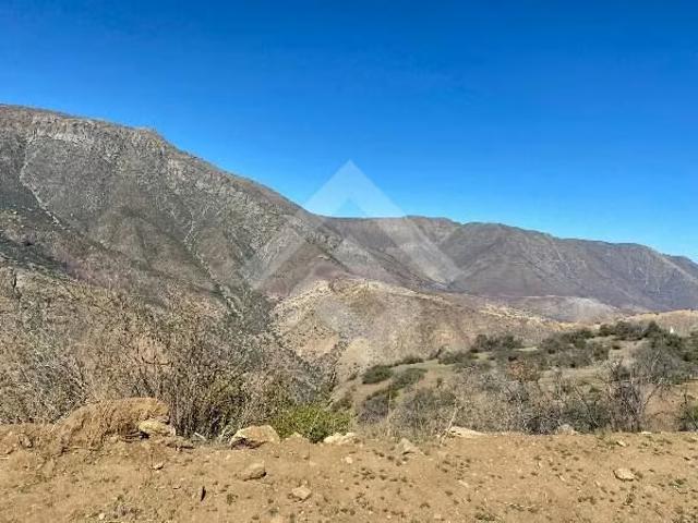 Terreno en venta en Villa Sagrada Familia, Calle Larga