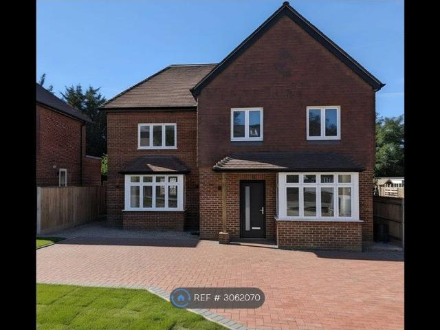House for rent in Tadworth, Reigate and Banstead