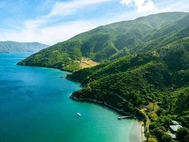 Land for sale in Marlborough