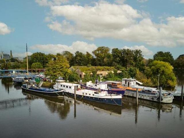 House for sale in Brentford End, Greater London