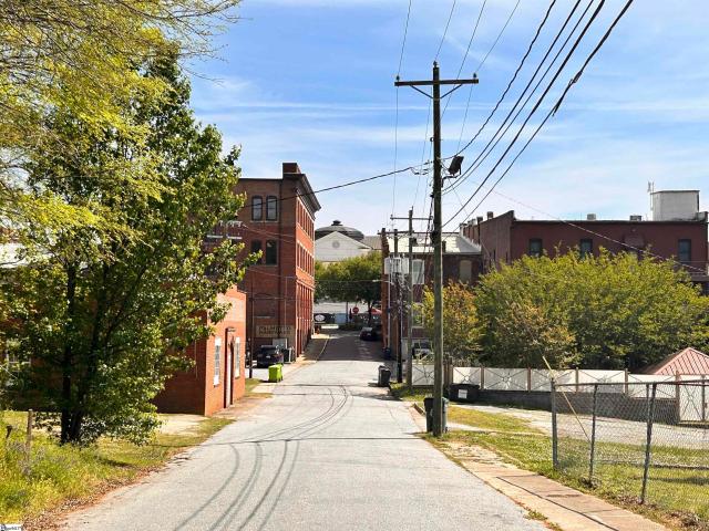 Land for sale in Laurens, South Carolina