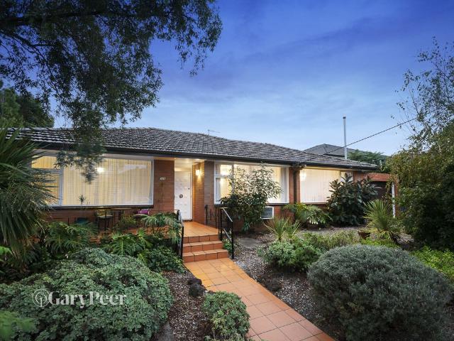 House for sale in Caulfield North