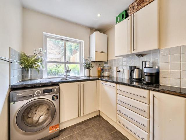 House for rent in Brompton, Greater London
