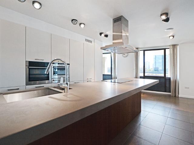 Apartment for rent in Brompton, Greater London