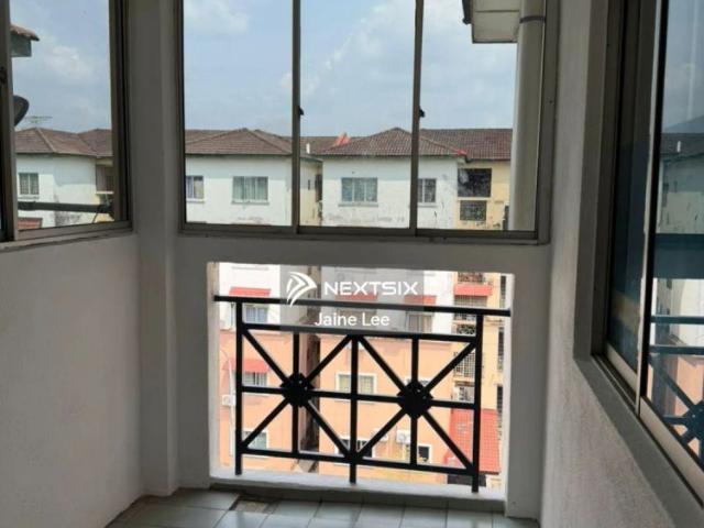 Apartment for rent in Lotus Apartment, Majlis Bandaraya Subang Jaya