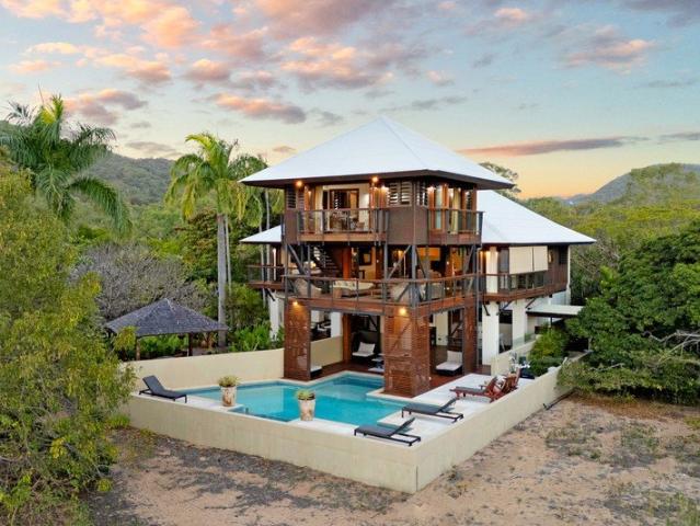 House for sale in Horseshoe Bay, Queensland