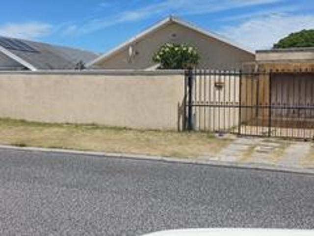 House for sale in Cape Town, Western Cape