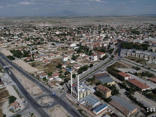 İstikamet, Sultanhanı içerisinde satılık Arsa