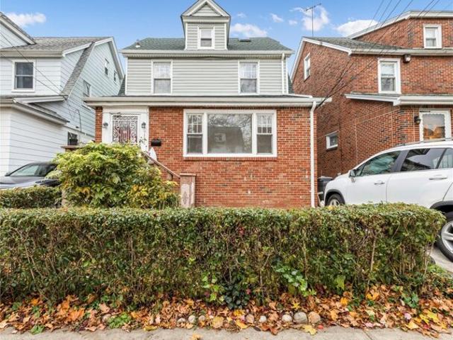 House for sale in Queens, Arverne