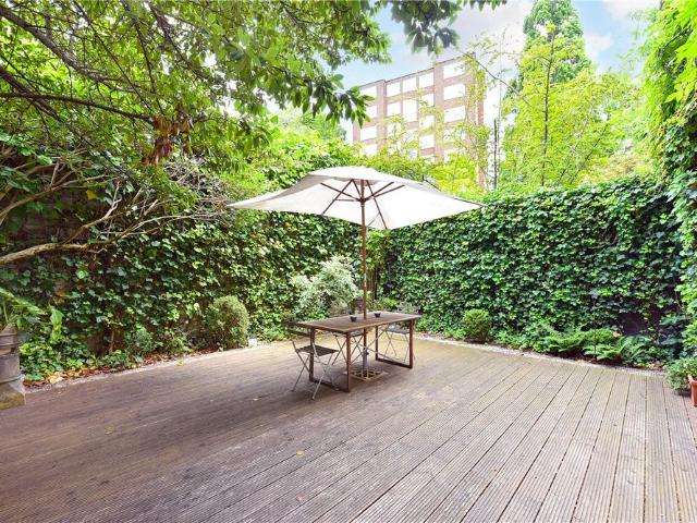 Townhouse for rent in St. John's Wood, London