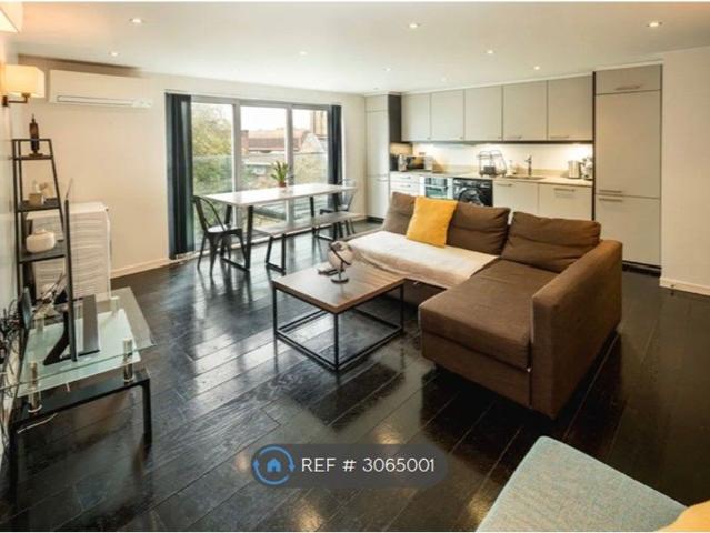 Apartment for rent in Swiss Cottage, Greater London