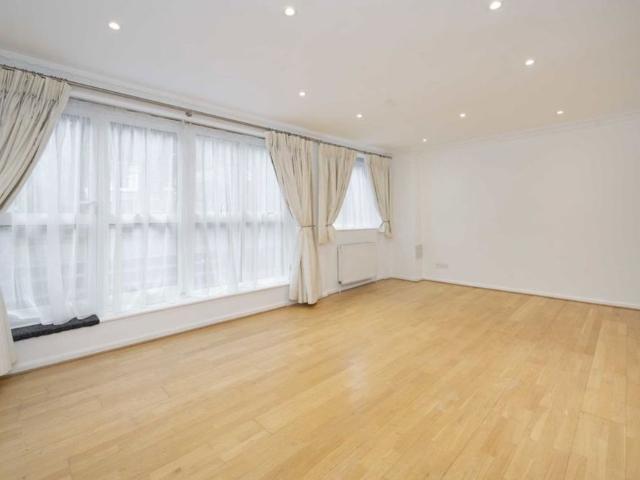 Townhouse for rent in City of Westminster, Greater London