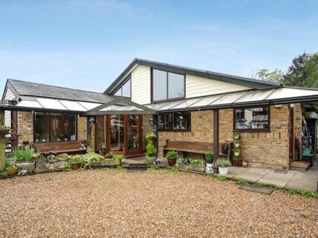 House for sale in Batchworth, Hertfordshire