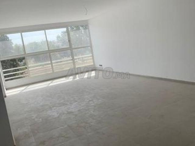 Bureau location à Bouskoura, Gharb-Chrarda-Beni Hssen