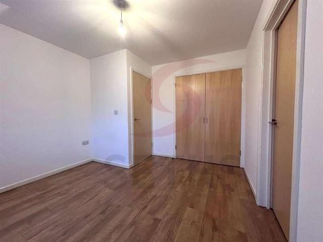 Apartment for rent in Belgrave, Old Wharf