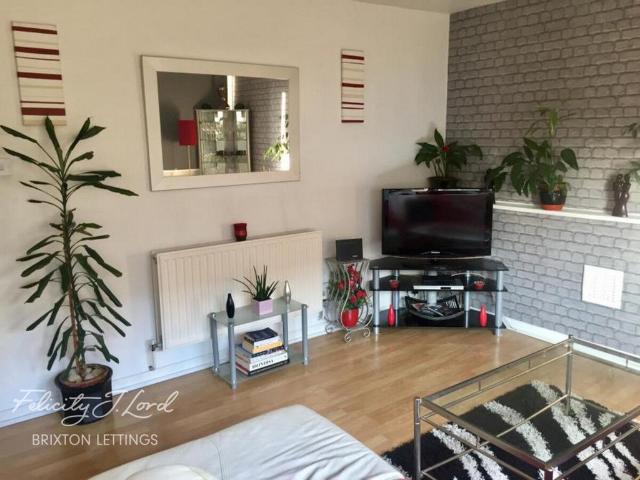 Apartment for rent in Loughborough Junction, Greater London