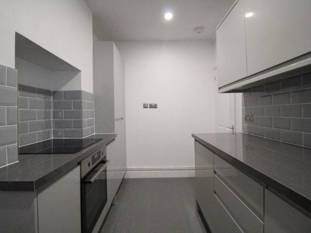 Apartment for rent in Compton Acres, Barton In Fabis