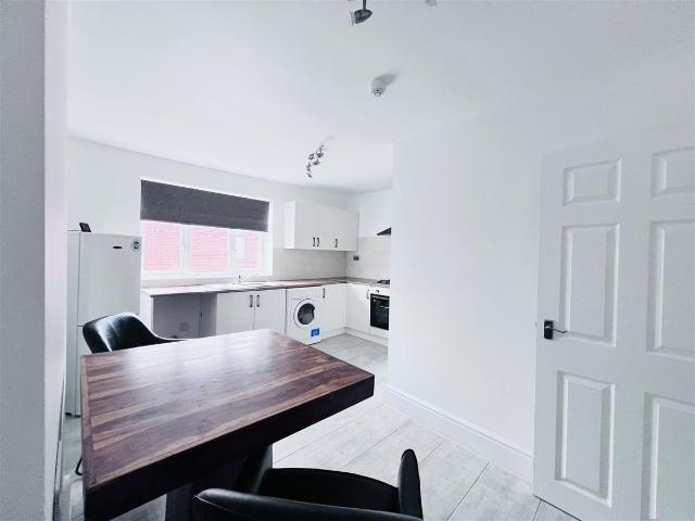 Apartment for rent in Compton Acres, Barton In Fabis