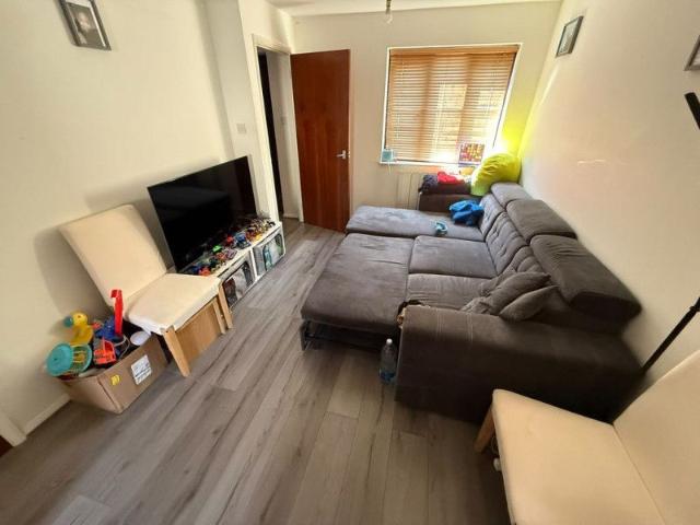 House for rent in Kingswood