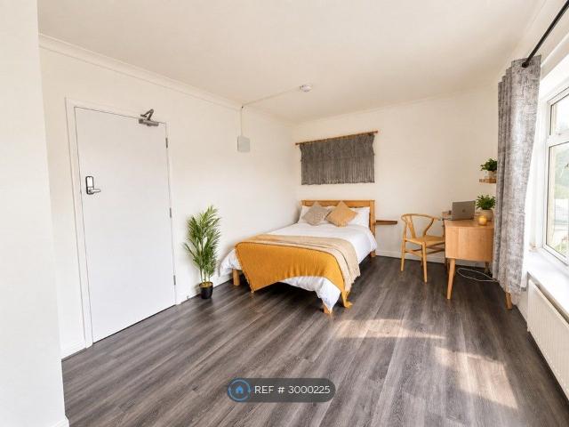 House for rent in London Borough of Havering, Greater London