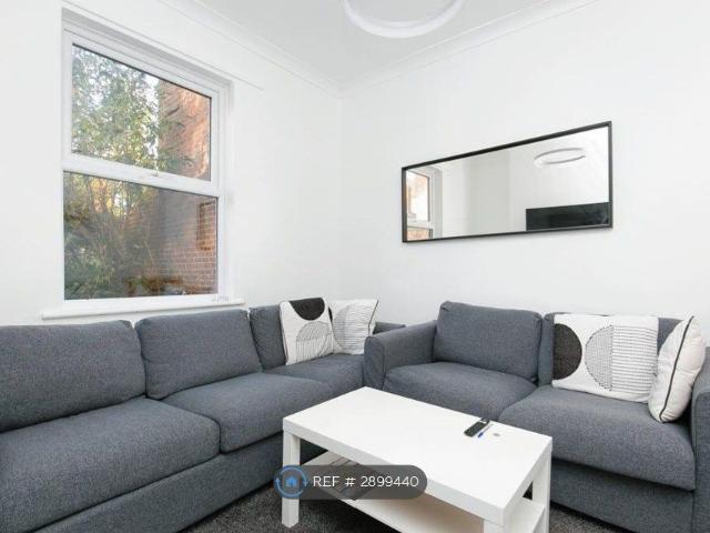 Room for rent in Northgate Village, Two Mills