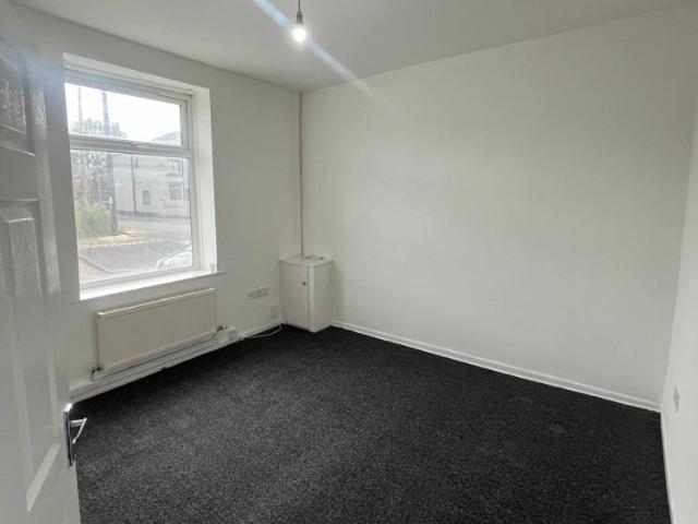 Room for rent in Smallbridge, Burnedge