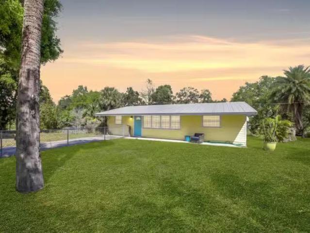 House for rent in Sebastian