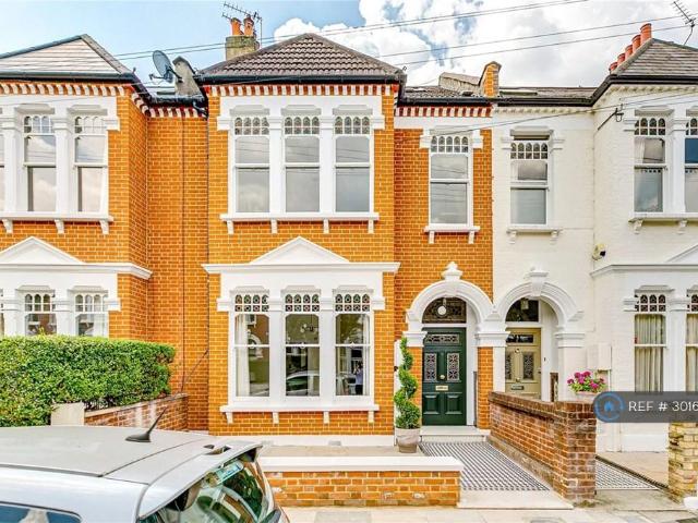 Apartment for rent in Furzedown, Greater London