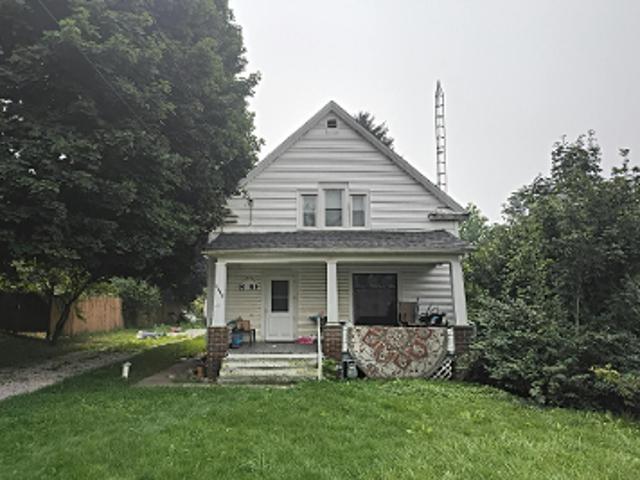 House for sale in Louisville, Ohio
