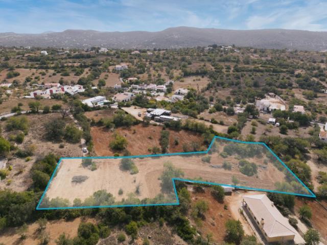 Terreno venda em Barreiras Brancas, Loulé