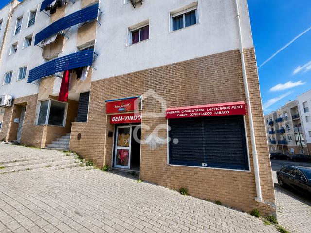 Escritório alugar em Santiago Dos Velhos, Lisboa