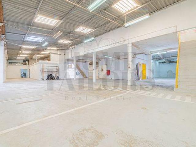 Ponto Comercial venda em Loures, Vale de Figueira