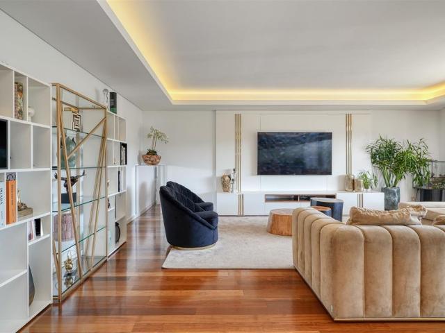 Apartamento alugar em Santiago Dos Velhos, Lisboa