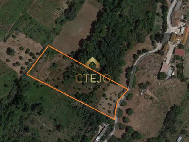Terreno venda em Santiago Dos Velhos, Lisboa